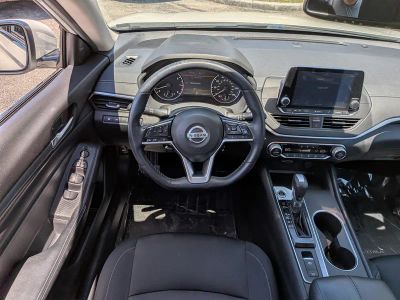 2019 Nissan Altima — photo 16 view