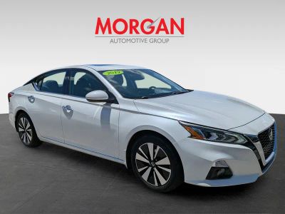 2019 Nissan Altima — side profile view