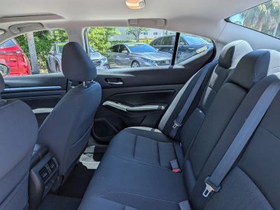 2019 Nissan Altima — photo 13 view