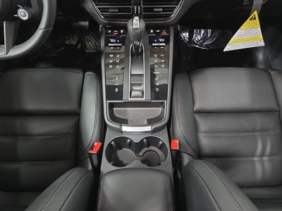 2026 Porsche Macan - Photo 20