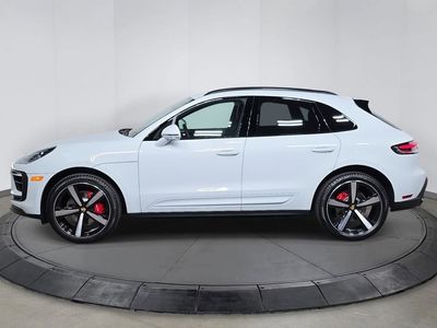 2026 Porsche Macan - Photo 2