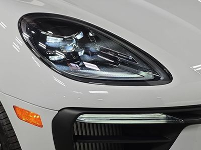 2026 Porsche Macan - Photo 12