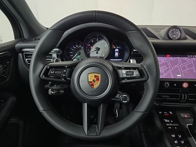 2026 Porsche Macan - Photo 14
