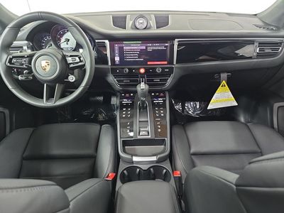 2026 Porsche Macan - Photo 13