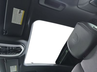 2026 Porsche Macan - Photo 28