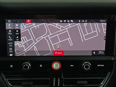 2026 Porsche Macan - Photo 18