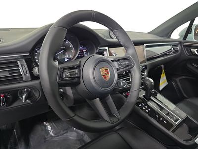 2026 Porsche Macan - Photo 4