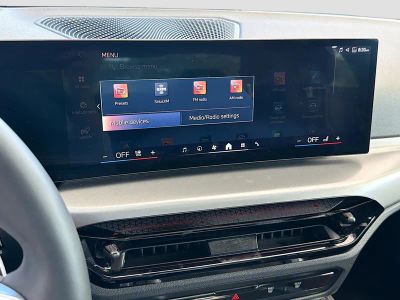 2026 BMW 4 Series — photo 33 view