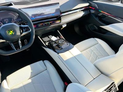 2027 BMW 5 Series — photo 18 view