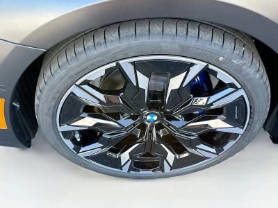 2027 BMW 5 Series — photo 26 view