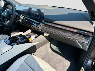 2027 BMW 5 Series — photo 24 view