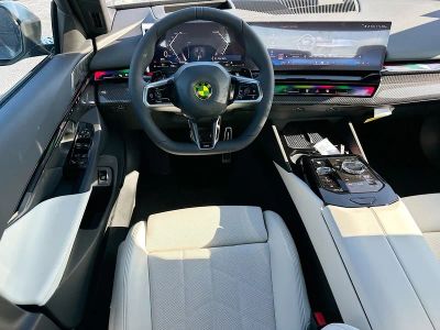 2027 BMW 5 Series — photo 17 view