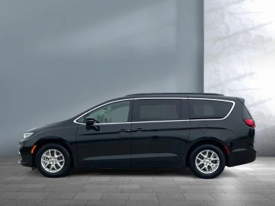 2022 Chrysler Pacifica — rear three-quarter view