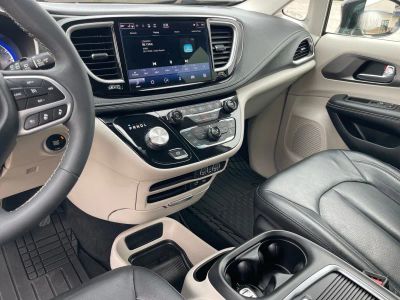 2022 Chrysler Pacifica — photo 7 view