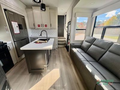 2026 Grand Design Momentum M-Class - Photo 7