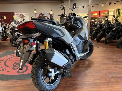 2026 Honda ADV160 - Photo 16