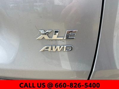 2025 Toyota RAV4 - Photo 9