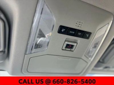 2025 Toyota RAV4 - Photo 38
