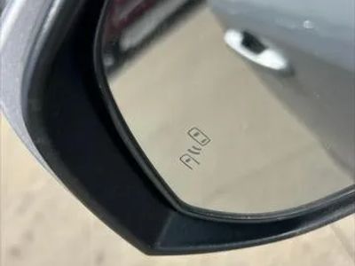 2025 Toyota RAV4 - Photo 31
