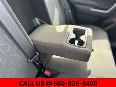 2025 Toyota RAV4 - Photo 27