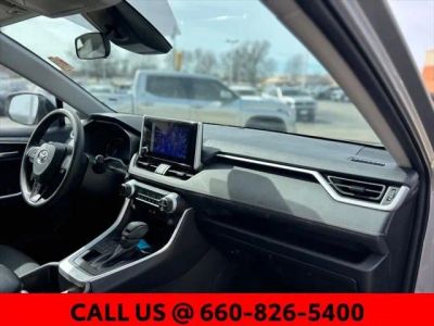 2025 Toyota RAV4 - Photo 25