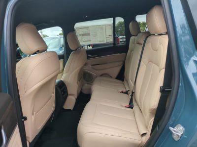 2026 Jeep Grand Cherokee — photo 15 view