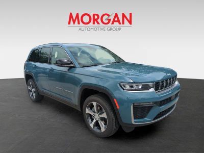 2026 Jeep Grand Cherokee — side profile view