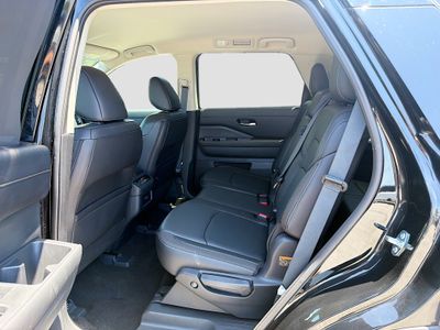 2025 Nissan Pathfinder - Photo 22