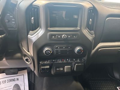 2024 Chevrolet Silverado 2500HD — photo 12 view