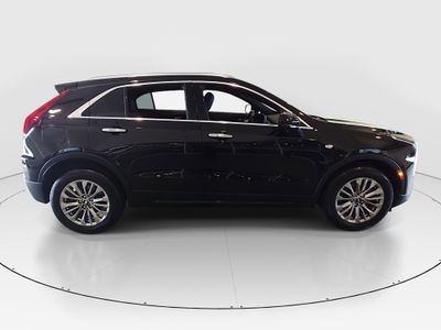 2025 Cadillac XT4 — photo 8 view
