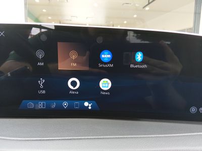 2025 Cadillac XT4 — photo 19 view