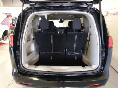 2024 Chrysler Voyager - Photo 11