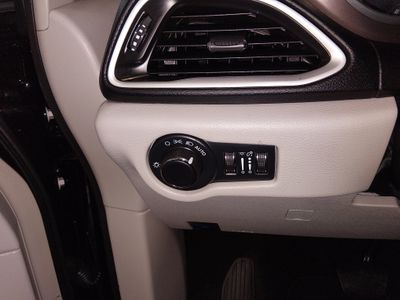 2024 Chrysler Voyager - Photo 13
