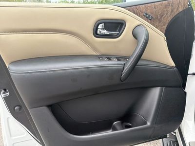 2023 INFINITI QX80 — photo 30 view