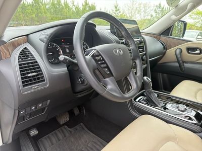 2023 INFINITI QX80 — photo 18 view