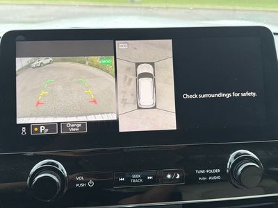 2023 INFINITI QX80 — photo 10 view