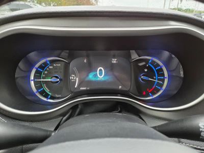 2024 Chrysler Pacifica Hybrid — photo 31 view