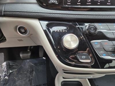 2024 Chrysler Pacifica Hybrid — photo 27 view