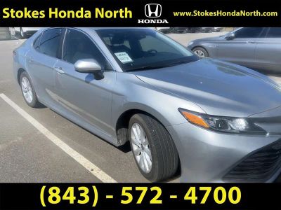 2020 Toyota Camry - Photo 2