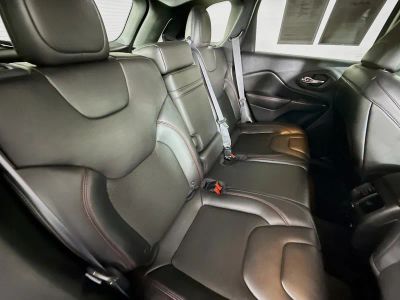 2019 Jeep Cherokee — photo 32 view