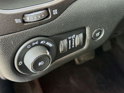 2019 Jeep Cherokee — photo 8 view