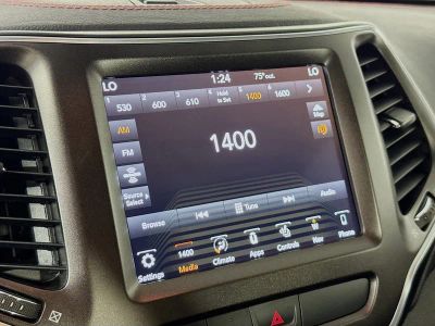 2019 Jeep Cherokee — photo 14 view