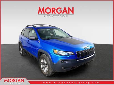 2019 Jeep Cherokee Trailhawk in Hydro Blue Pearlcoat — front three-quarter view