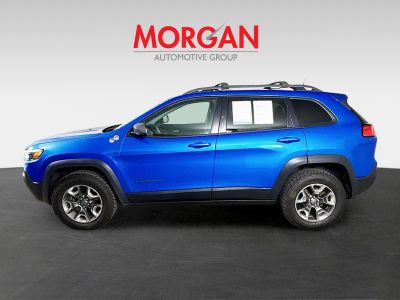 2019 Jeep Cherokee — engine compartment view