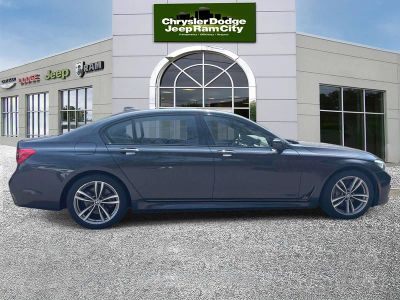 2019 BMW 740i — detail view