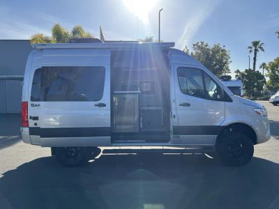 2024 Thor Motor Coach SANCTUARY - Photo 14