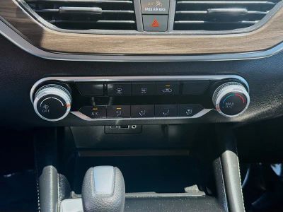 2023 Nissan Altima — photo 12 view
