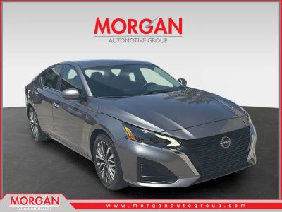 2023 Nissan Altima 2.5 SV in Gun Metallic — front three-quarter view
