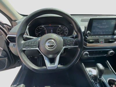 2023 Nissan Altima — photo 8 view
