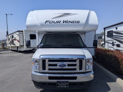 2025 Thor Motor Coach Four Winds — photo 14 view